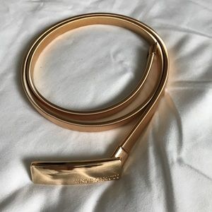 Vince Camuto Gold metal stretch belt